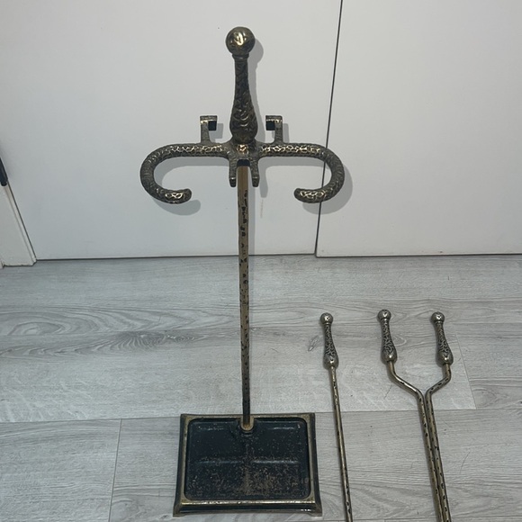 Vintage Adams Company Iowa Goldtone and Black Fireplace Tool Set - Picture 8 of 16